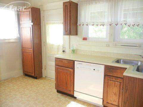 5325 Henderson Road Corunna, MI 48817 - Photo 10 of 25 20401117-9.JPG