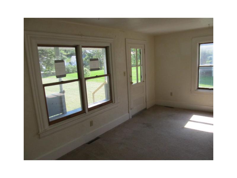 2638 Douglas Run Road Elizabeth, PA 15037 - Photo 4 of 8 Living Room.