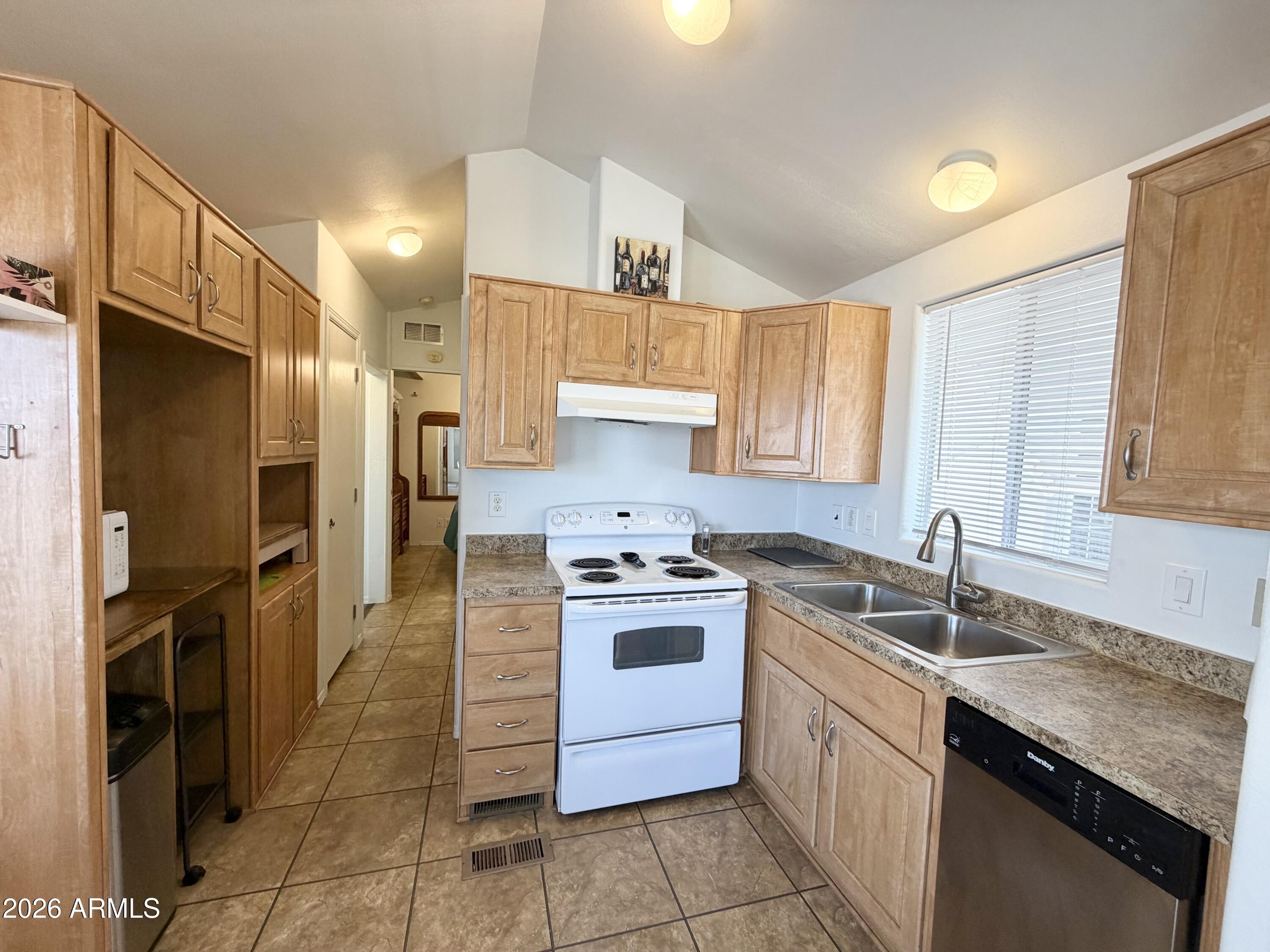 111 South Greenfield Road, Unit 244 Mesa, AZ 85206 - Photo 32 of 69 TONS OF CABINETS