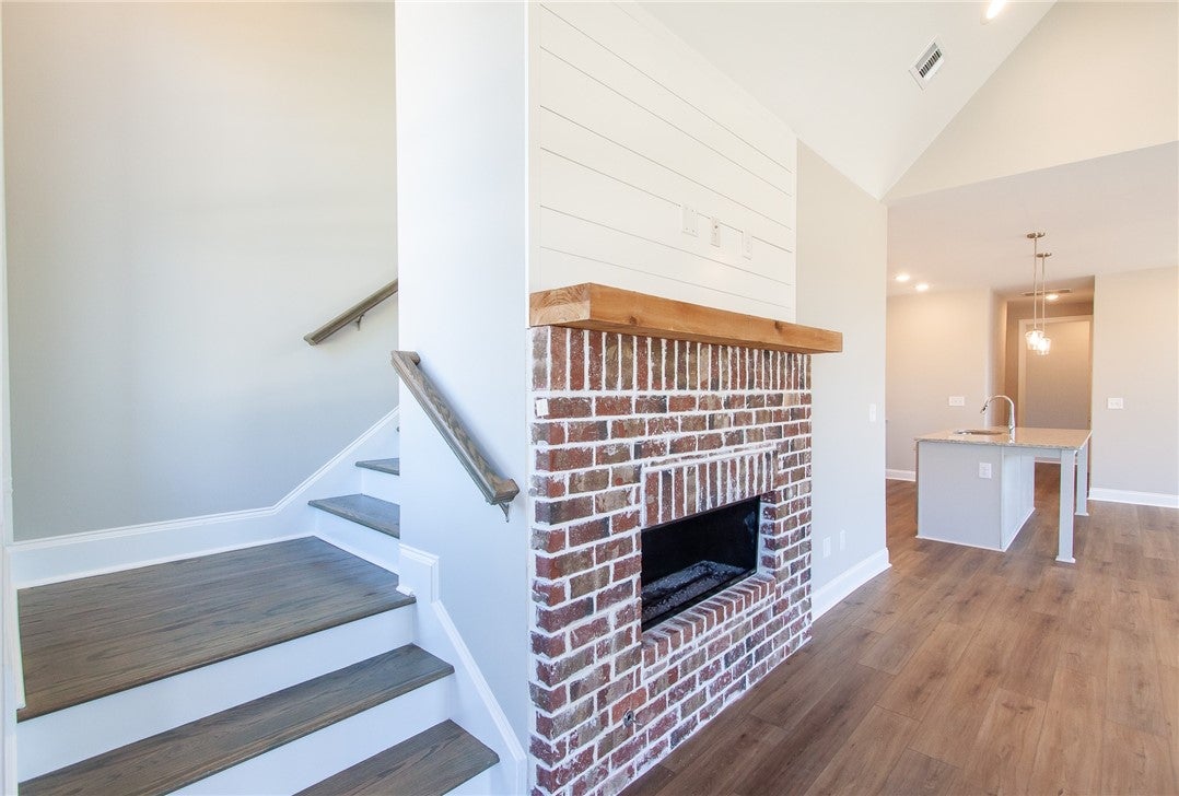 305 Coscoroba Road Auburn, AL 36832 - Photo 8 of 21 42" LINEAR VENTLESS FIREPLACE W/WOOD MANTLE