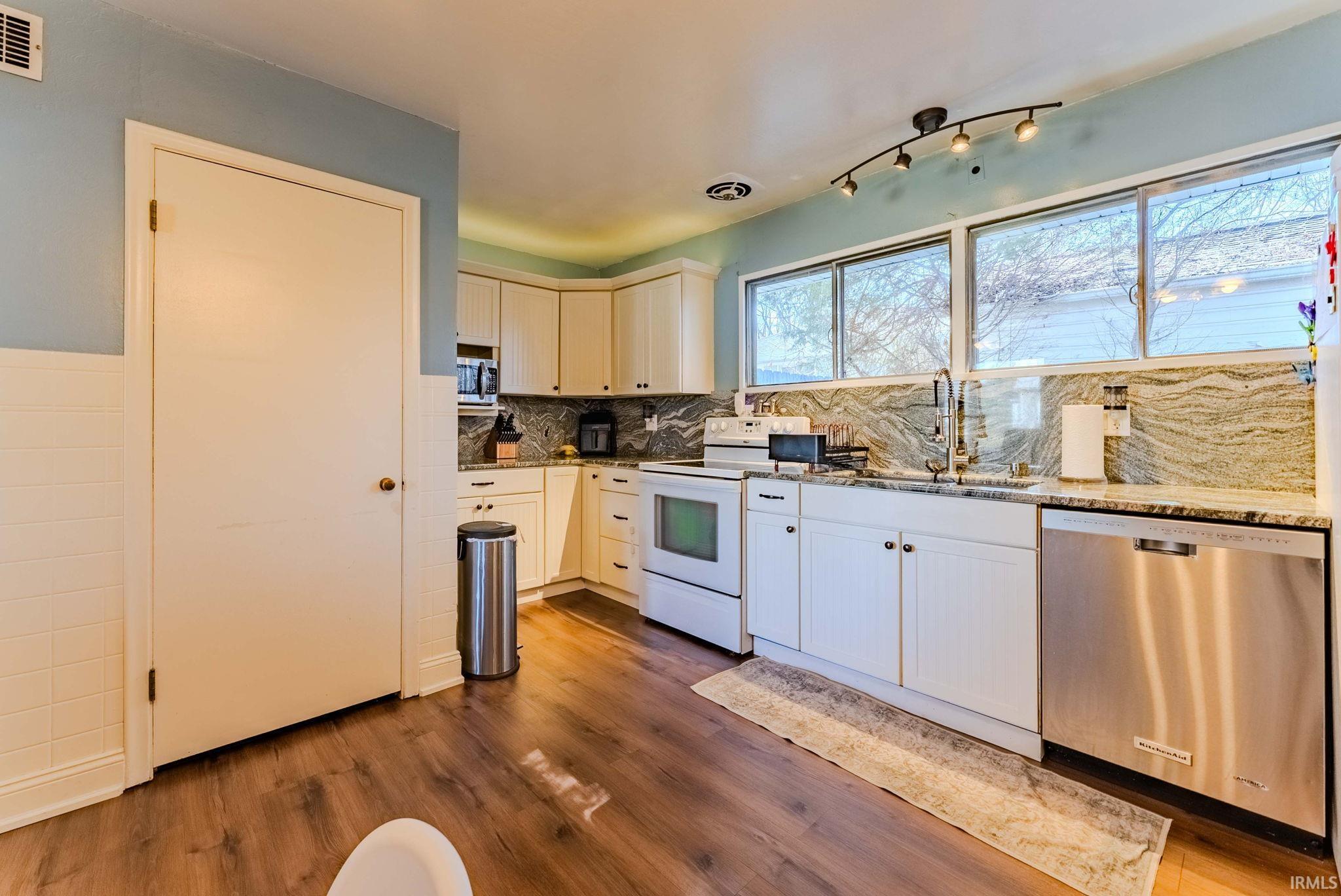 715 Sivey Street Wabash, IN 46992 - Photo 13 of 26