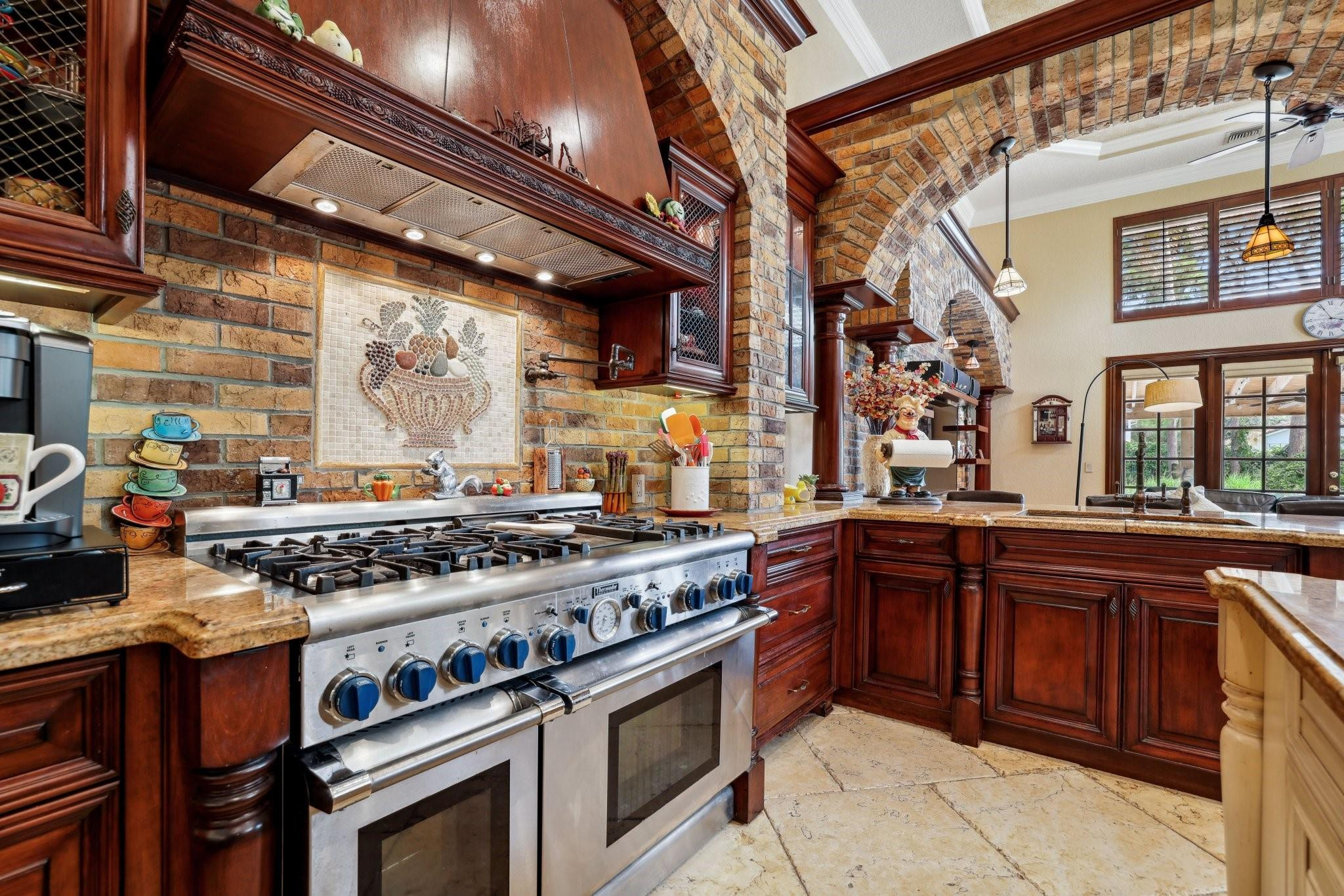 3234 Northwest 60th Street Boca Raton, FL 33496 - Photo 9 of 63 Gas cooktop and oven