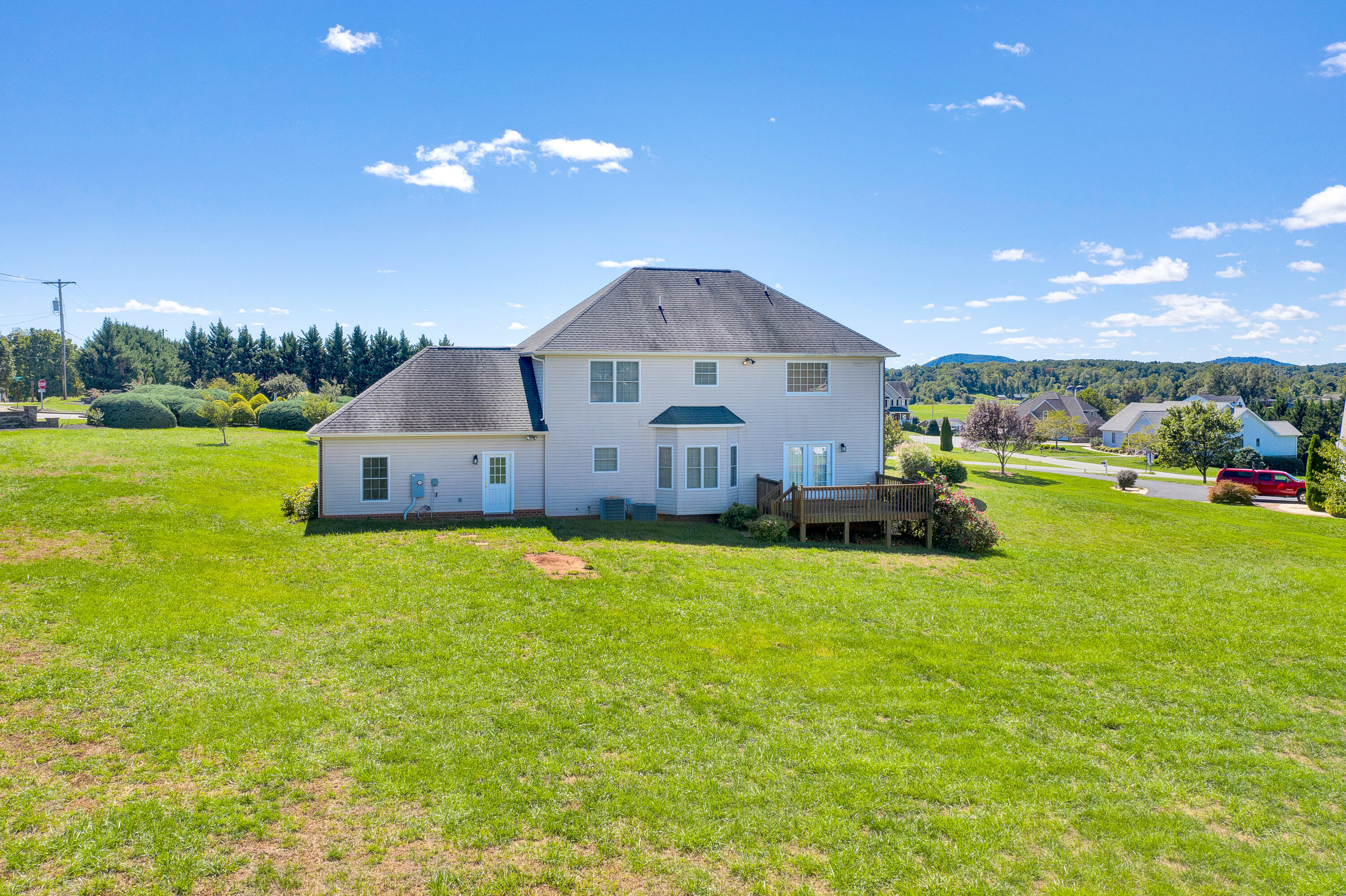 40 Old Farm Road Boones Mill, VA 24065 - Photo 2 of 41 1a Back