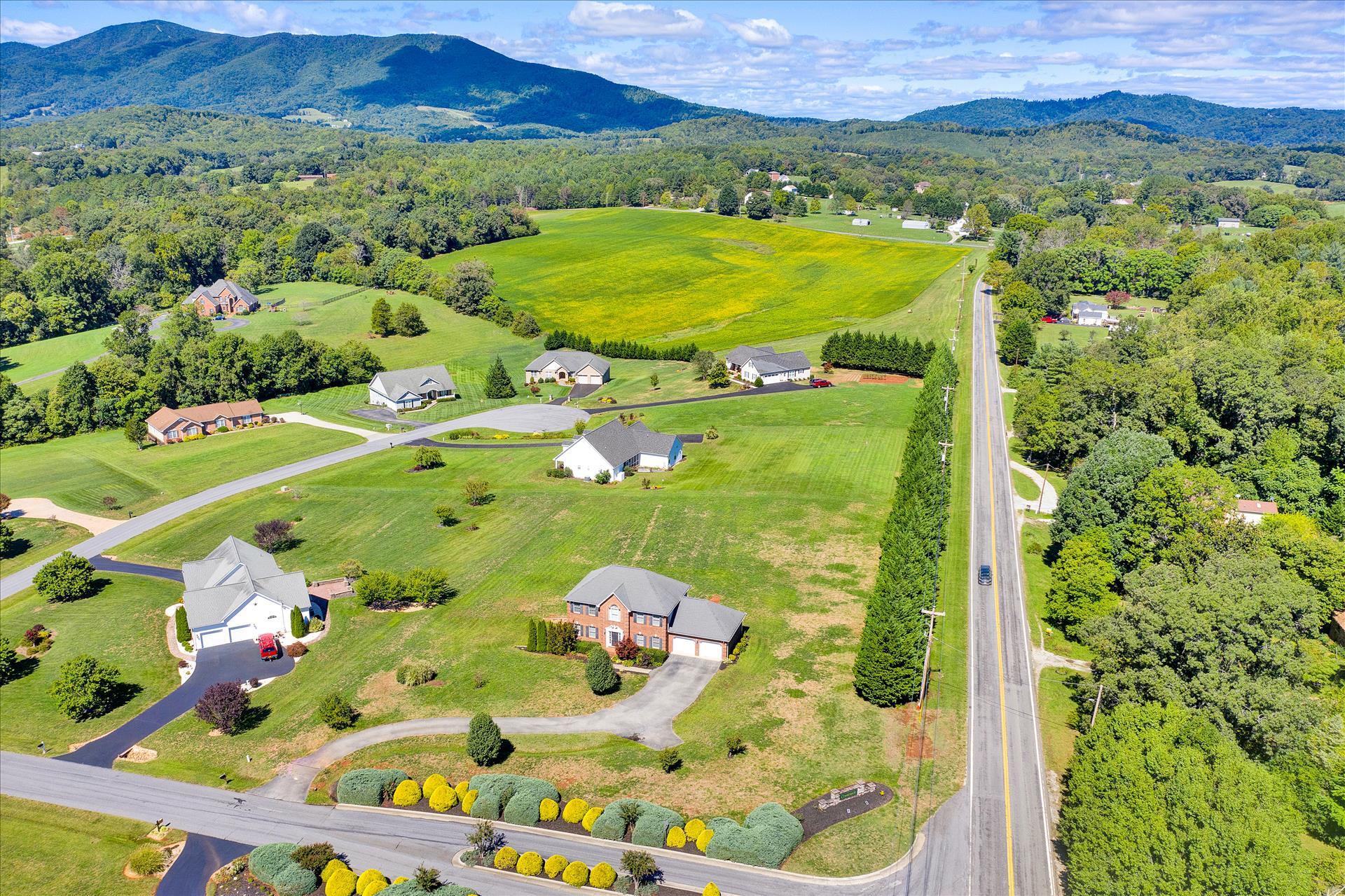 40 Old Farm Road Boones Mill, VA 24065 - Photo 3 of 41 1b Property MLS