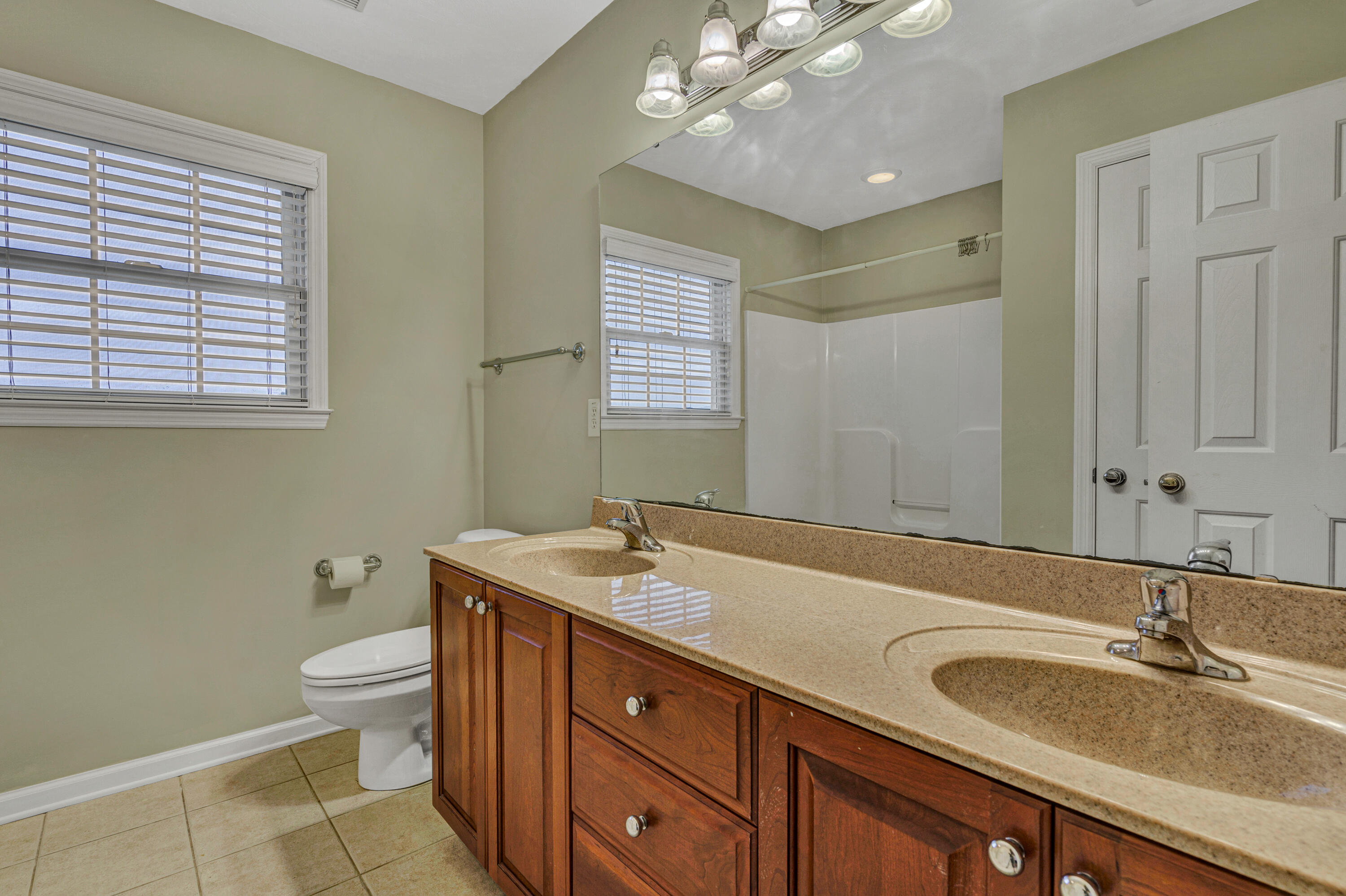 40 Old Farm Road Boones Mill, VA 24065 - Photo 21 of 41 19 Full Upper Bath