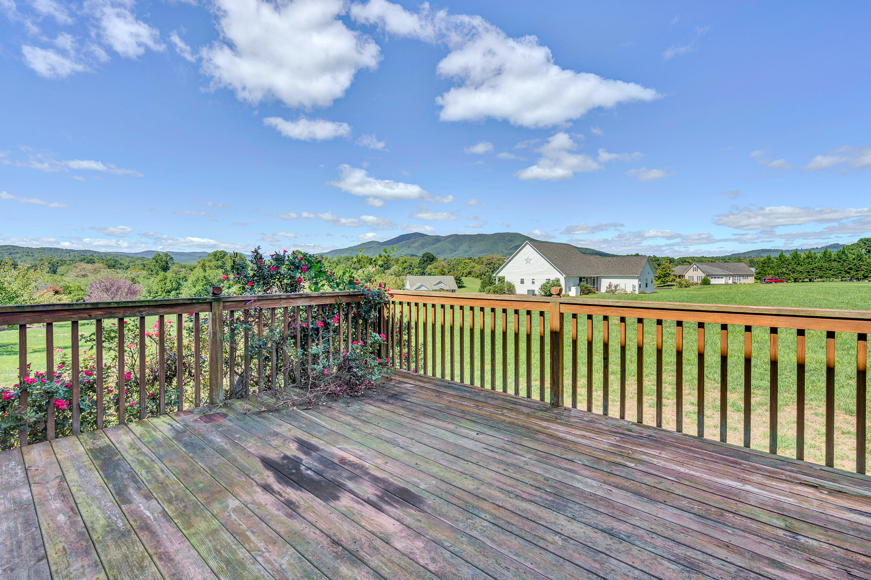 40 Old Farm Road Boones Mill, VA 24065 - Photo 31 of 41 26a Deck