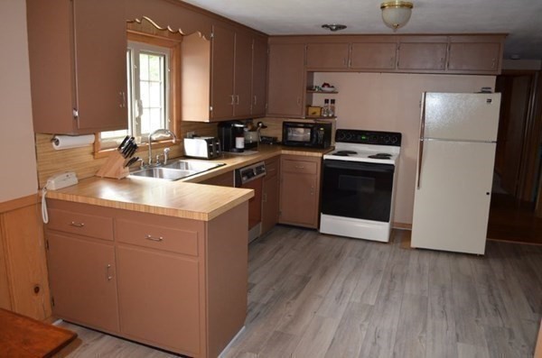 43 Winding Lane Springfield, MA 01118 - Photo 7 of 21 Gallery Image 7