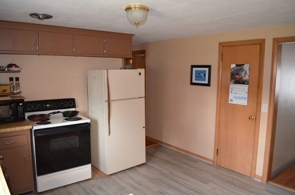 43 Winding Lane Springfield, MA 01118 - Photo 8 of 21 Gallery Image 8