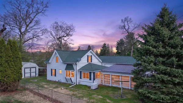 $200,000 | 325 Ackerson Lake Drive, Jackson, MI 49201