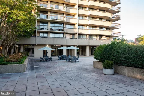 $799,990 | 400 Madison Street, Unit 301, Alexandria, VA 22314