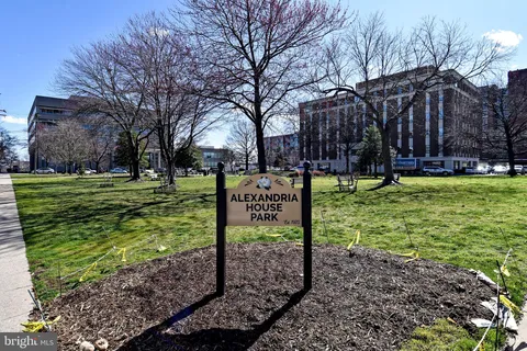 $799,990 | 400 Madison Street, Unit 301, Alexandria, VA 22314