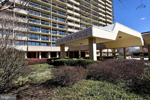 $799,990 | 400 Madison Street, Unit 301, Alexandria, VA 22314