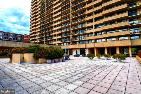 $799,990 | 400 Madison Street, Unit 301, Alexandria, VA 22314