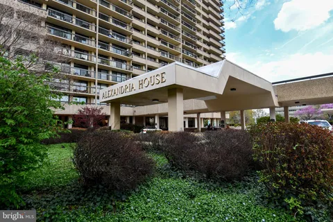 $799,990 | 400 Madison Street, Unit 301, Alexandria, VA 22314