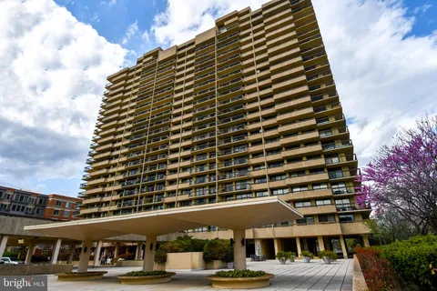 $799,990 | 400 Madison Street, Unit 301, Alexandria, VA 22314