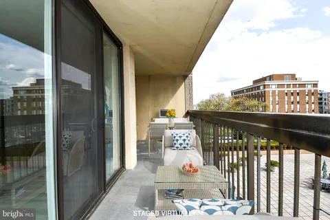 $799,990 | 400 Madison Street, Unit 301, Alexandria, VA 22314