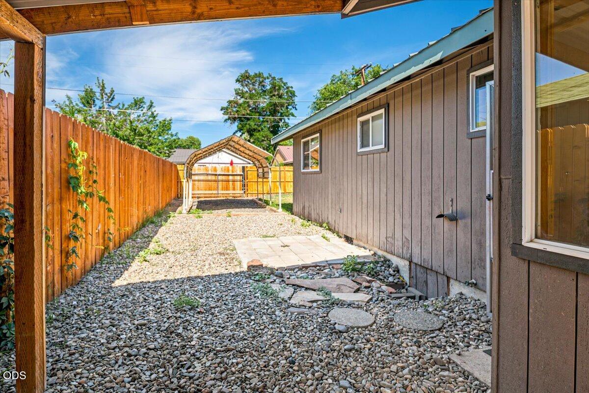 645 Northwest 7th Street Redmond, OR 97756 - Photo 29 of 37