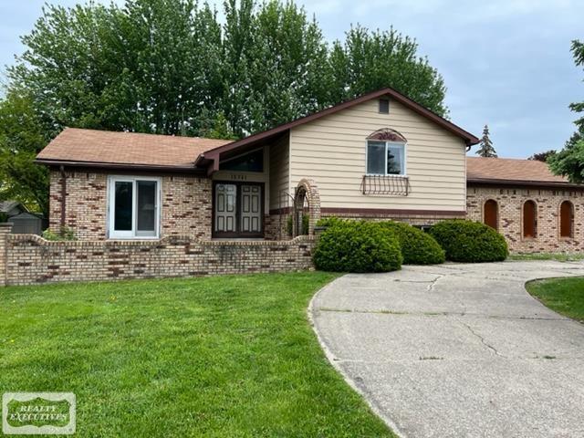 15761 17 Mile Road Clinton Township, MI 48038 - Photo 1 of 19