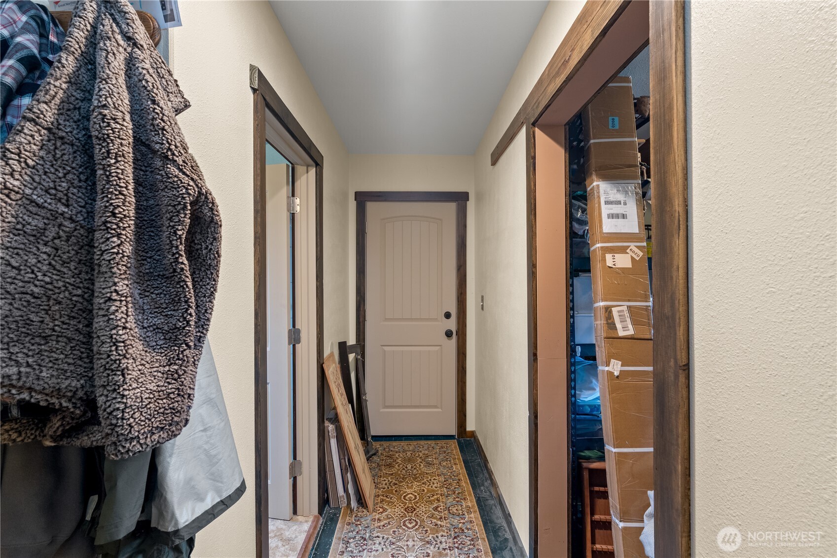 219 East Curtis Street Aberdeen, WA 98520 - Photo 19 of 29 a view of a balcony