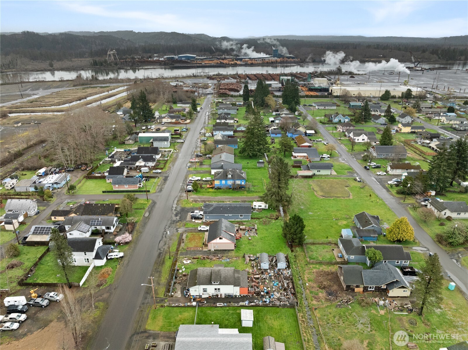 219 East Curtis Street Aberdeen, WA 98520 - Photo 28 of 29 a view of a city