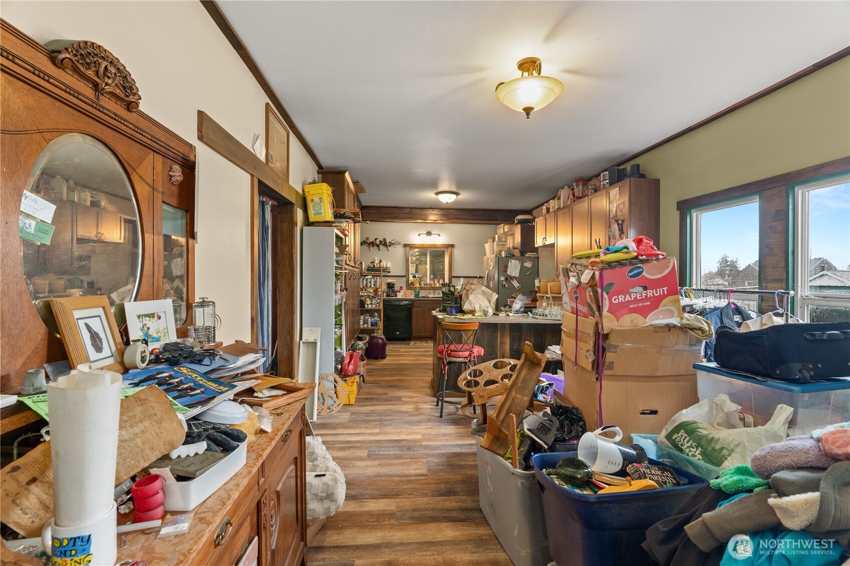 219 East Curtis Street Aberdeen, WA 98520 - Photo 4 of 29 a view of a room with gym equipment