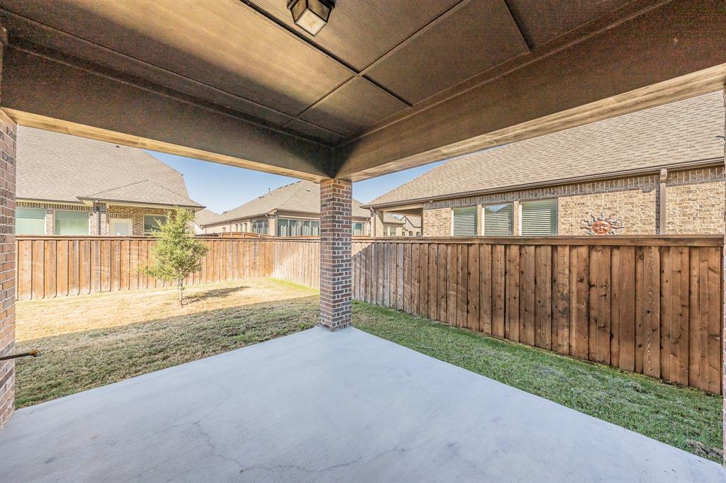 1102 Rendon Place Mansfield, TX 76063 - Photo 32 of 34 Gallery Image 32
