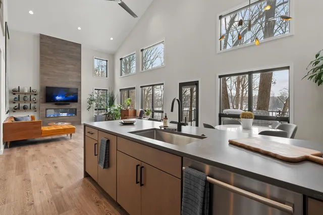 $1,125,000 | 130 Singer Lake Trail, Baroda, MI 49101