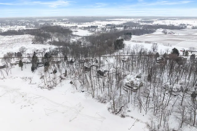 $1,125,000 | 130 Singer Lake Trail, Baroda, MI 49101