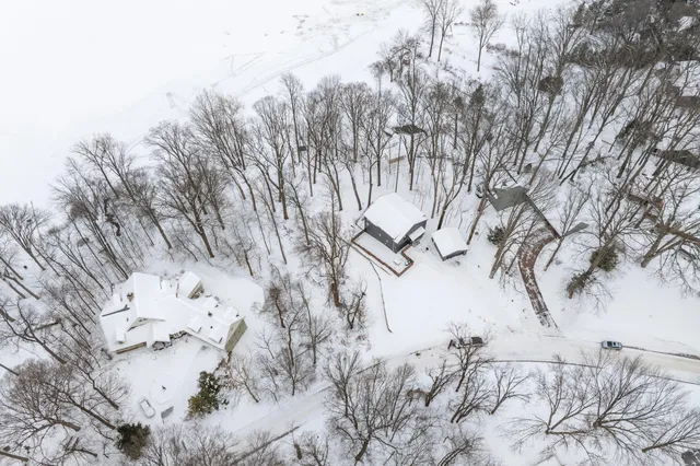 $1,125,000 | 130 Singer Lake Trail, Baroda, MI 49101