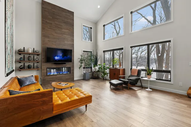 $1,125,000 | 130 Singer Lake Trail, Baroda, MI 49101