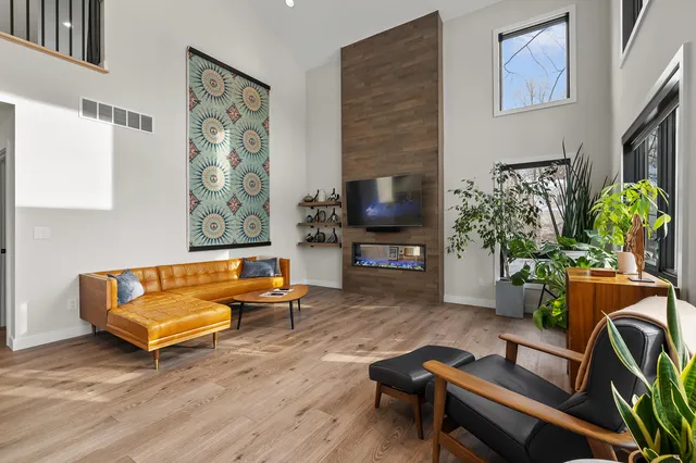 $1,125,000 | 130 Singer Lake Trail, Baroda, MI 49101