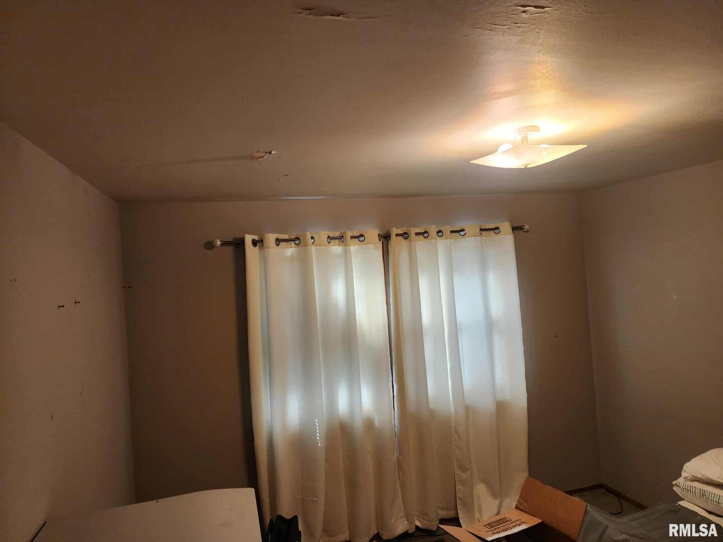 708 South Broadway Street Sesser, IL 62884 - Photo 10 of 15