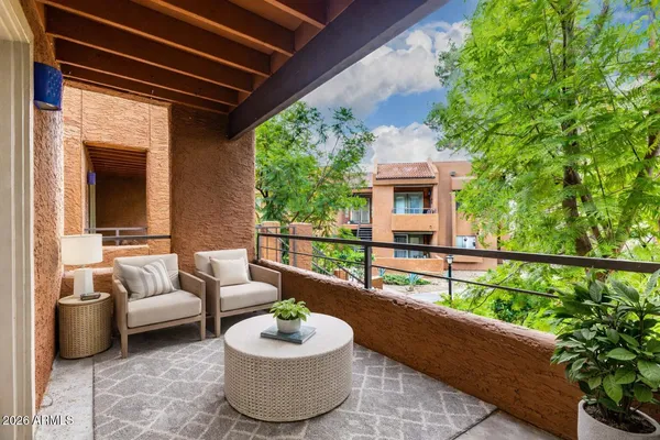 $315,000 | 4704 East Paradise Village Parkway North, Unit 211, Phoenix, AZ 85032
