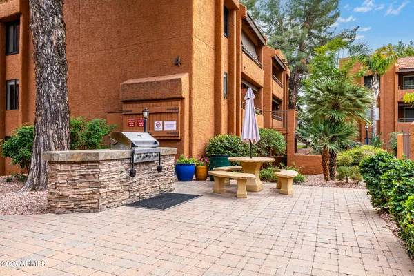 $315,000 | 4704 East Paradise Village Parkway North, Unit 211, Phoenix, AZ 85032