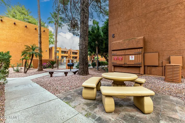 $315,000 | 4704 East Paradise Village Parkway North, Unit 211, Phoenix, AZ 85032