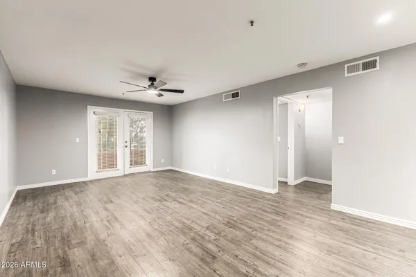 $315,000 | 4704 East Paradise Village Parkway North, Unit 211, Phoenix, AZ 85032