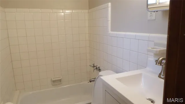 $185,000 | 1145 South Waterford Drive, Florissant, MO 63033