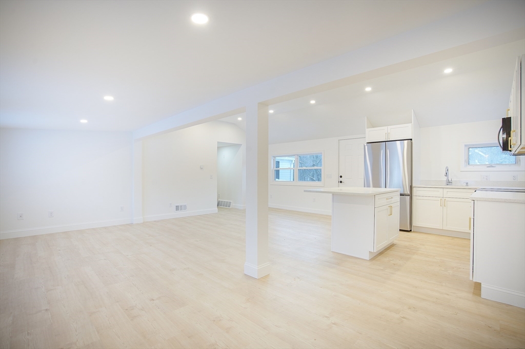 2403 Westfield Street West Springfield, MA 01089 - Photo 16 of 22