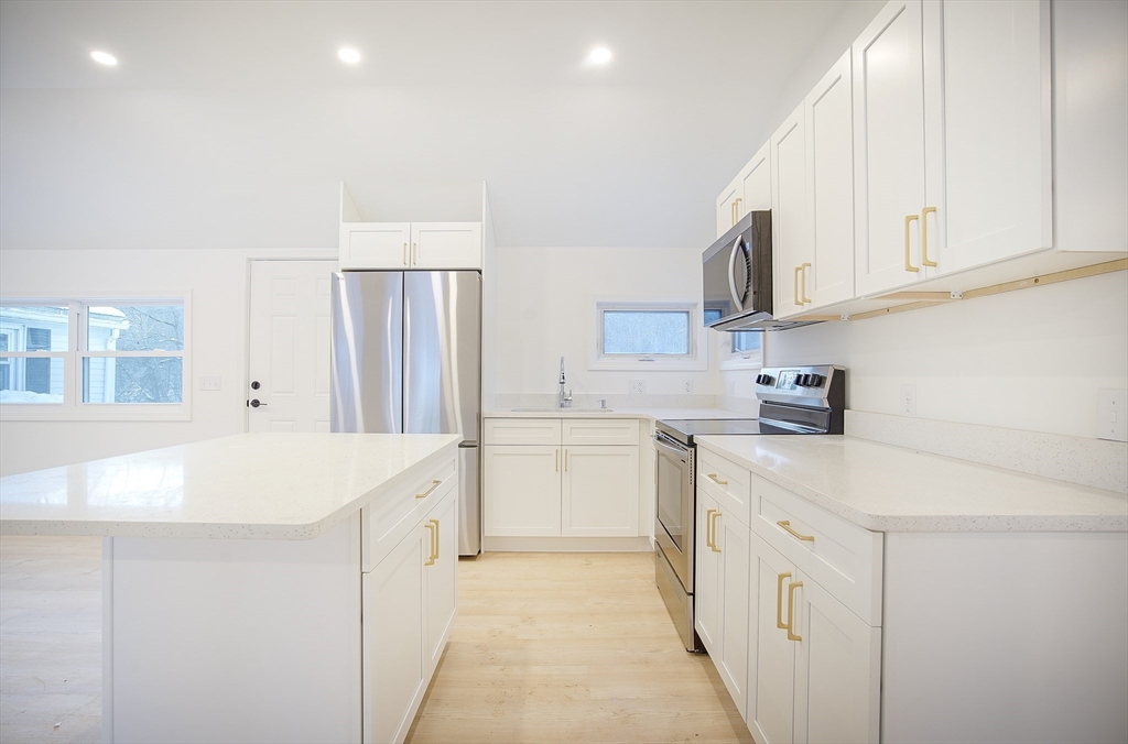 2403 Westfield Street West Springfield, MA 01089 - Photo 17 of 22