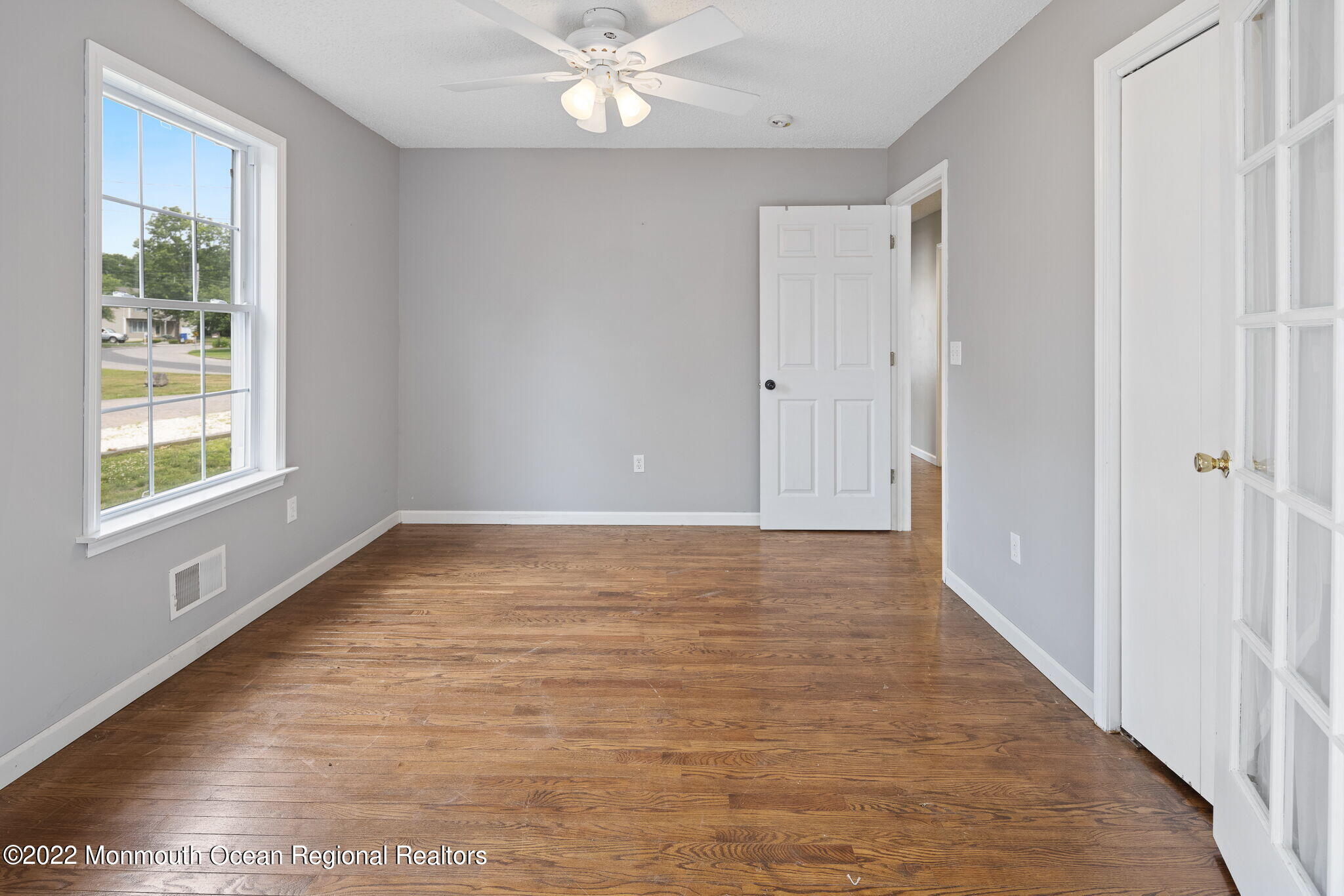 141 Wave Road Manahawkin, NJ 08050 - Photo 14 of 18 042-original-photo