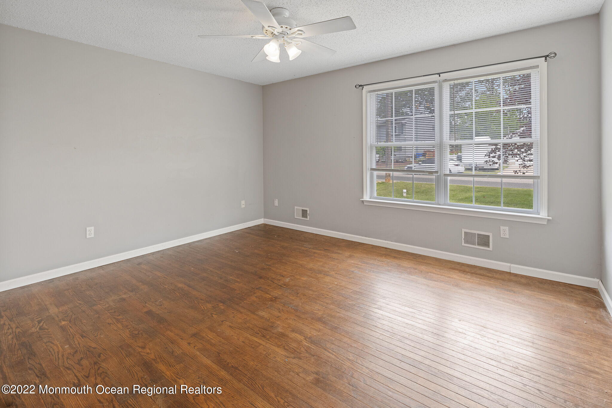 141 Wave Road Manahawkin, NJ 08050 - Photo 17 of 18 049-original-photo