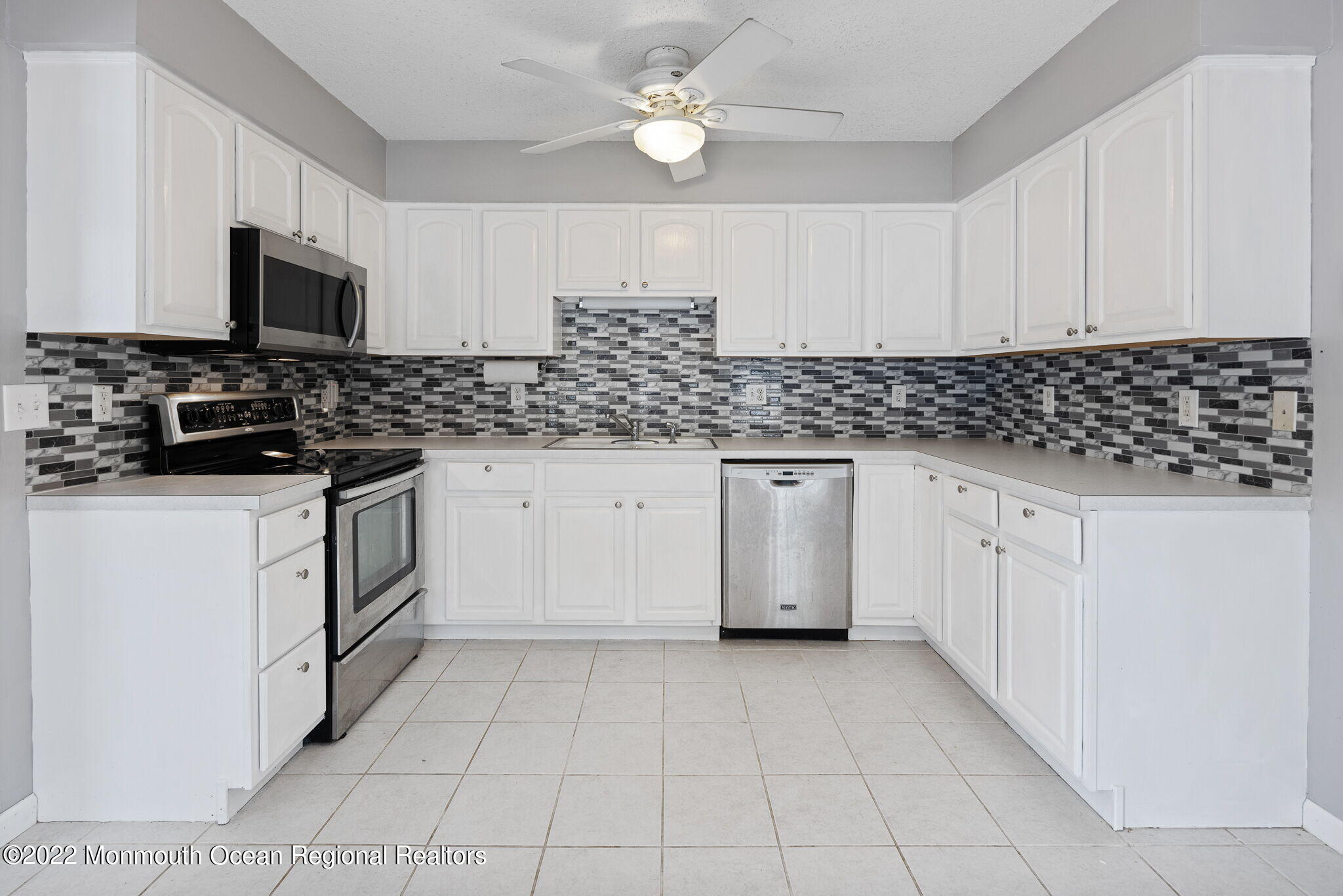 141 Wave Road Manahawkin, NJ 08050 - Photo 9 of 18 029-original-photo