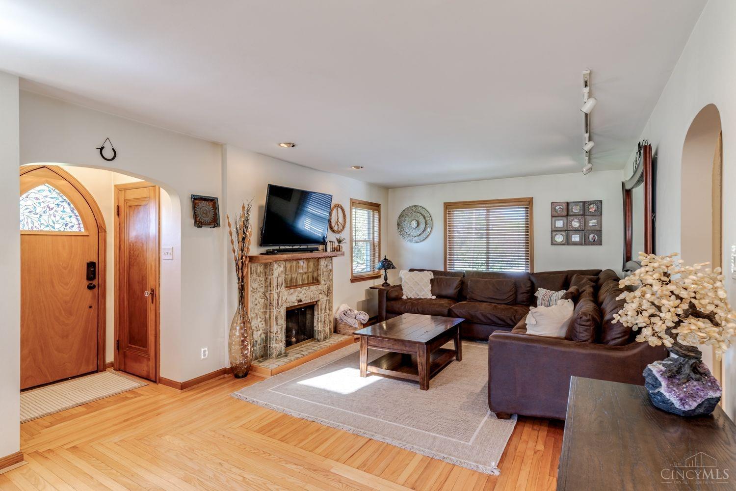 5838 West Fork Road Cincinnati, OH 45247 - Photo 4 of 56