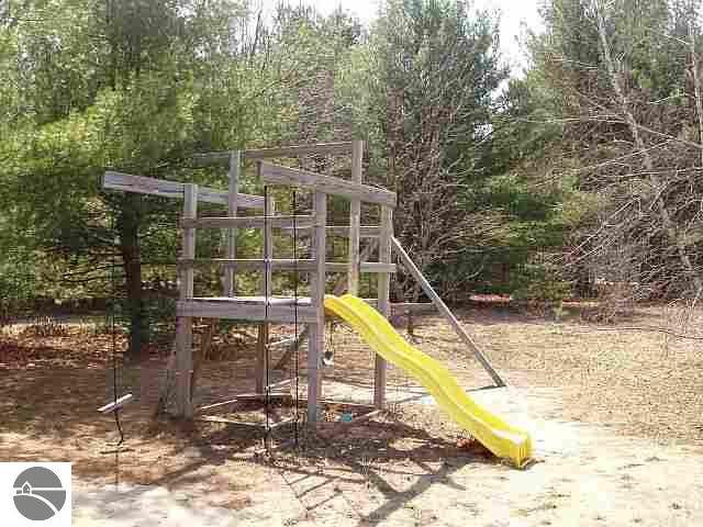 11449 Riley Road Interlochen, MI 49643 - Photo 9 of 13 1691411-8.JPG