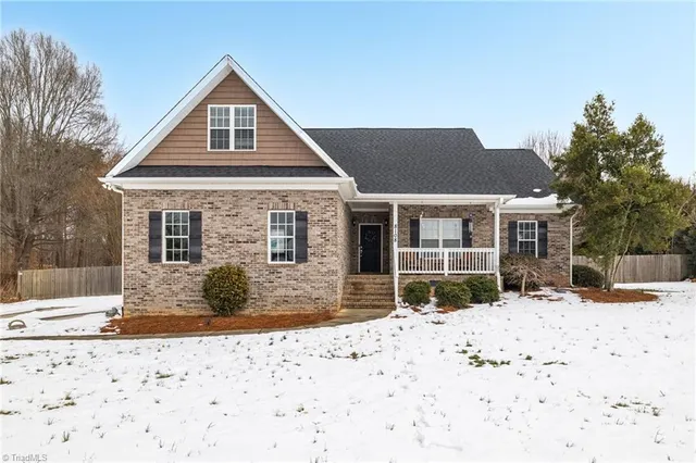$417,500 | 8108 Middleland Drive, Browns Summit, NC 27214