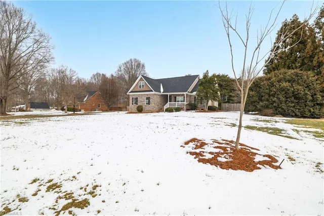 $417,500 | 8108 Middleland Drive, Browns Summit, NC 27214