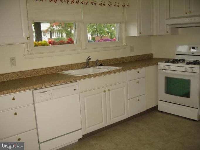 7 Weyburn Court Rosedale, MD 21237 - Photo 22 of 22 Kitchen