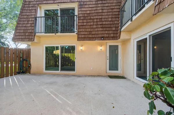 $339,500 | 9110 Southwest 22nd Court, Unit D4, Davie, FL 33324