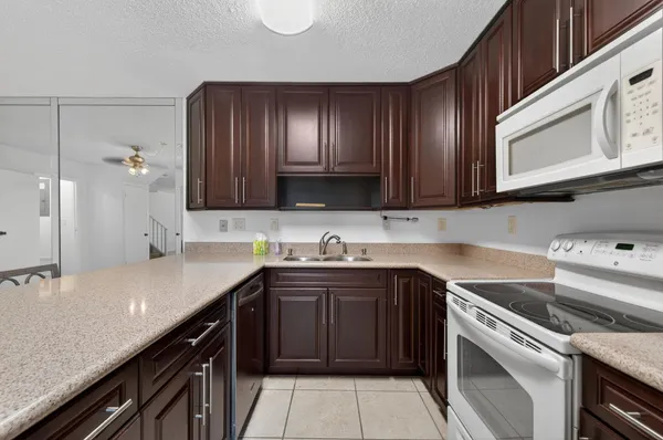$339,500 | 9110 Southwest 22nd Court, Unit D4, Davie, FL 33324