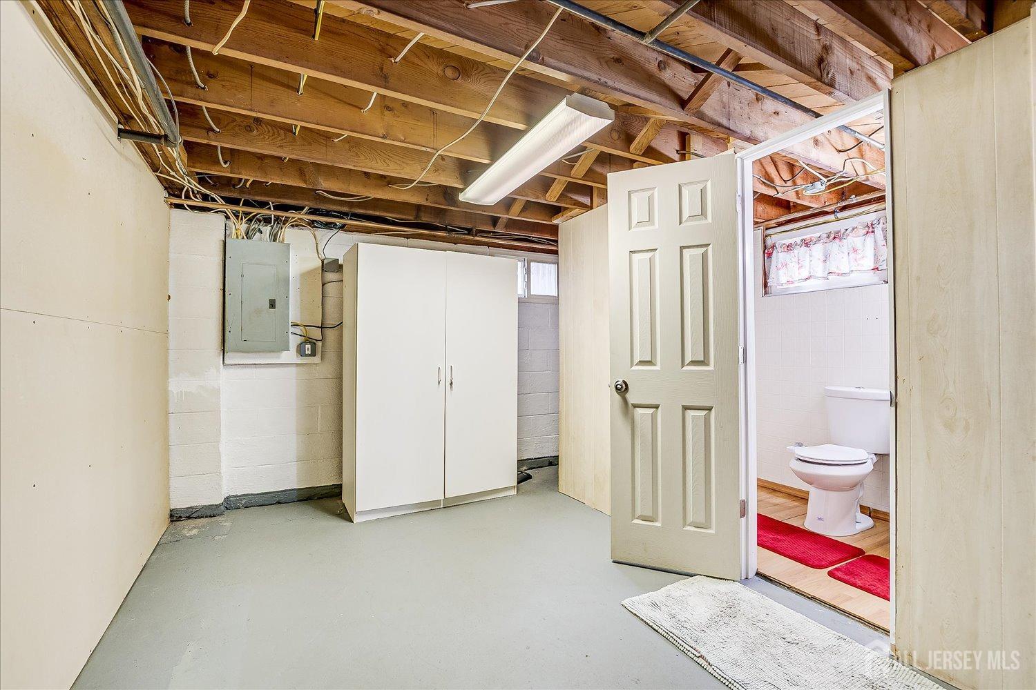 149 Vineyard Road Edison, NJ 08817 - Photo 32 of 40